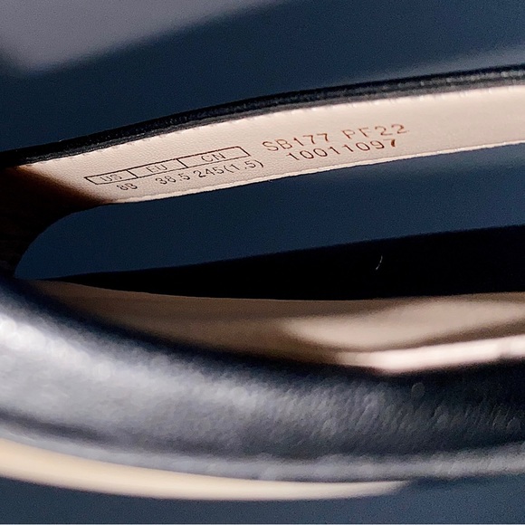 ✨New STUART WEITZMAN NearlyNude Pearl Studded Heel Leather Strappy Sandals 8B - Picture 10 of 10